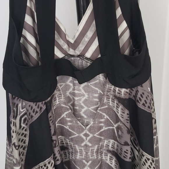 Dress - Picture 5 of 5